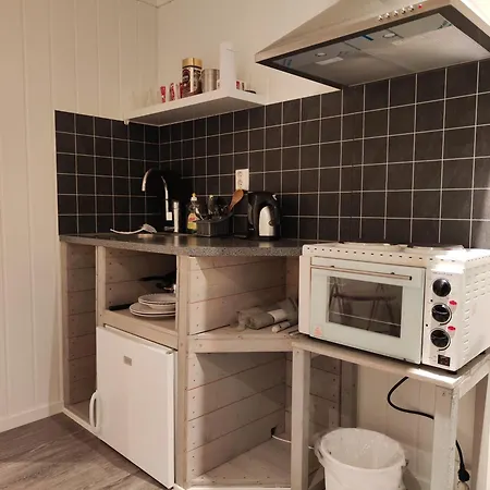1 Apartment *